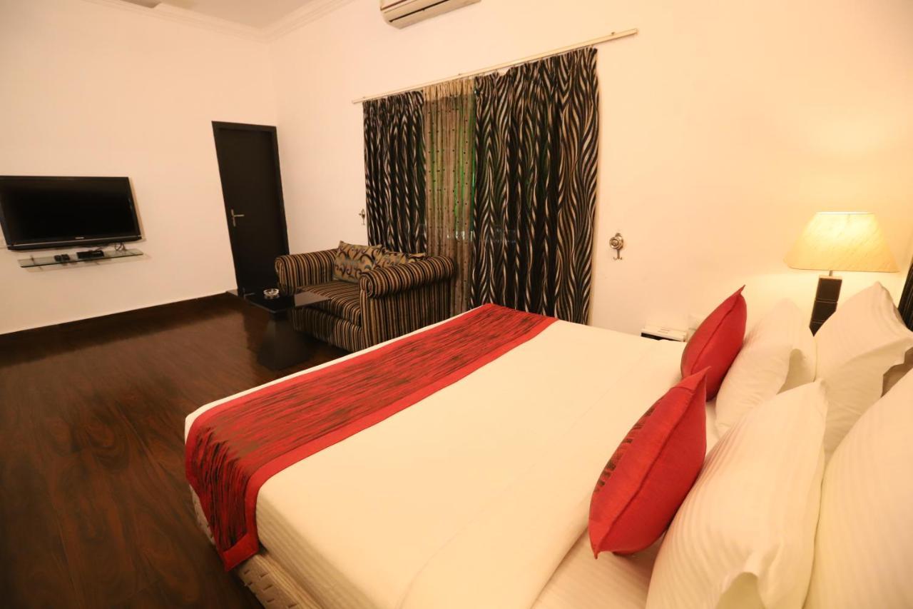 Hotel Capitol Hills - Greater Kailash Delhi New Delhi Eksteriør bilde