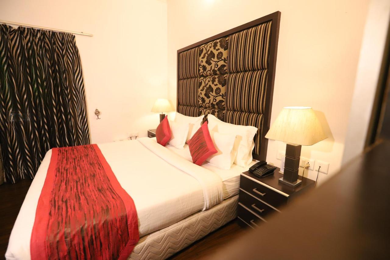 Hotel Capitol Hills - Greater Kailash Delhi New Delhi Eksteriør bilde