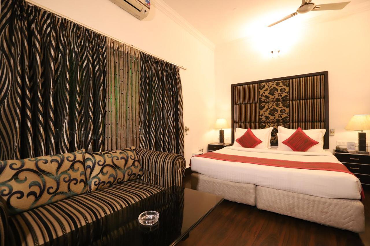 Hotel Capitol Hills - Greater Kailash Delhi New Delhi Eksteriør bilde