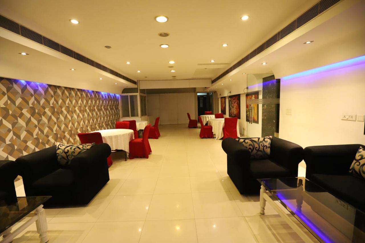 Hotel Capitol Hills - Greater Kailash Delhi New Delhi Eksteriør bilde